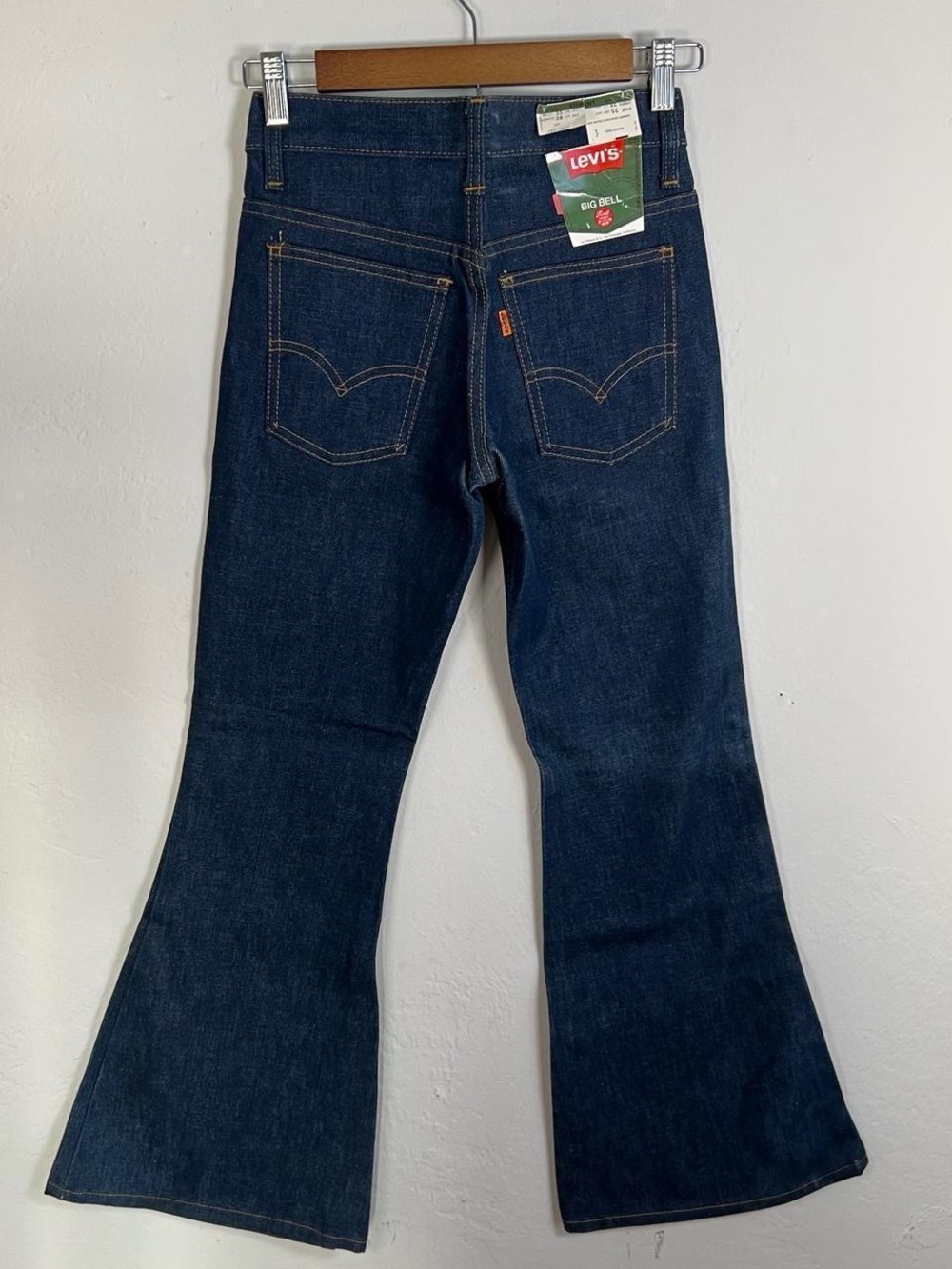 Levi’s Deadstock Orange Tab Big Bell Bottom 70s Student Jeans 25x28